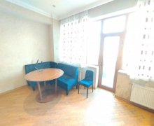 Satılır Yeni Tikili Elmlər akademiyası m., Yasamal qəs., Yasamal r.