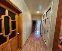 Satılır Köhnə Tikili Azadlıq m., 8-ci mikrorayon, Binəqədi r.