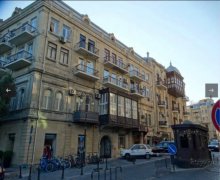 Kirayə (aylıq) Köhnə Tikili İçərişəhər m., Səbail r. Kirayə (aylıq) Köhnə Tikili İçərişəhər m., Səbail r.