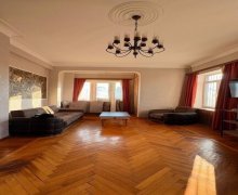 Satılır Köhnə Tikili Nizami m., Yasamal r.