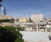 iceri seherde evlerin qiymeti İçərişəhər m., Səbail r.