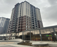 Satılır Yeni Tikili Azadlıq m., 8-ci mikrorayon, Binəqədi r.