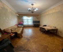 Satılır Yeni Tikili Elmlər akademiyası m., Yasamal r.