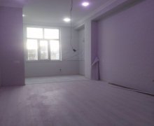 Satılır Yeni Tikili Qaraçuxur qəs., Suraxanı r.