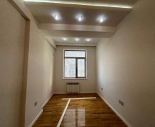 Satılır Yeni Tikili Azadlıq m., 8-ci mikrorayon, Binəqədi r.