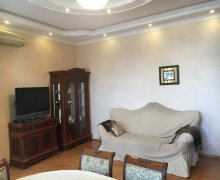 Satılır Köhnə Tikili Elmlər akademiyası m., Yasamal r.