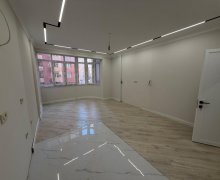 Satılır Yeni Tikili İnşaatçılar m., Yeni Yasamal qəs., Yasamal r.