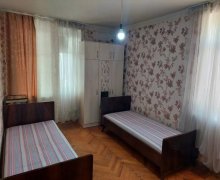 Satılır Köhnə Tikili Binəqədi r.