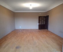 Satılır Köhnə Tikili Azadlıq m., Binəqədi r.