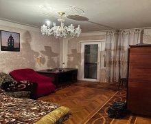 Satılır Köhnə Tikili Azadlıq m., 7-ci mikrorayon, Binəqədi r.