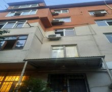 Satılır Köhnə Tikili Memar Əcəmi m., Nəsimi r.