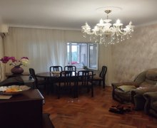 Satılır Köhnə Tikili Azadlıq m., 8-ci mikrorayon, Binəqədi r. Satılır Köhnə Tikili Azadlıq m., 8-ci mikrorayon, Binəqədi r.