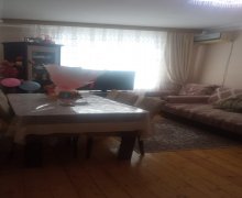 Satılır Köhnə Tikili Xalqlar dostluğu m., 8-ci kilometr, Nizami r.