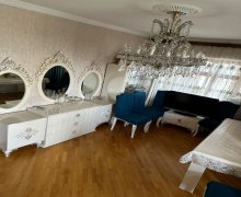 Satılır Köhnə Tikili Azadlıq m., 8-ci mikrorayon, Binəqədi r. Satılır Köhnə Tikili Azadlıq m., 8-ci mikrorayon, Binəqədi r.