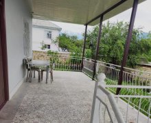 Kirayə (günlük) Həyət evi/villa Qax ş. Kirayə (günlük) Həyət evi/villa Qax ş.