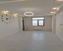 Satılır Yeni Tikili Binəqədi qəs., Binəqədi r. Satılır Yeni Tikili Binəqədi qəs., Binəqədi r.