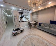 Satılır Yeni Tikili Neftçilər m., Qaraçuxur qəs., Suraxanı r.