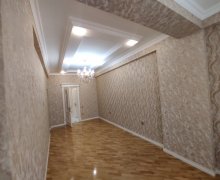 Satılır Yeni Tikili Memar Əcəmi m., 4-cü mikrorayon, Nəsimi r.