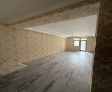 Satılır Yeni Tikili İnşaatçılar m., Yeni Yasamal qəs., Yasamal r.