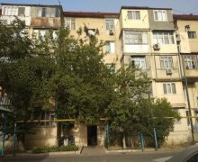 Satılır Köhnə Tikili Binəqədi r.