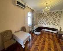 Satılır Köhnə Tikili Xalqlar dostluğu m., 8-ci kilometr, Nizami r.