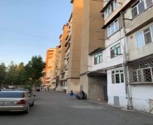 Satılır Köhnə Tikili Azadlıq m., 8-ci mikrorayon, Binəqədi r.