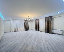 Satılır Yeni Tikili 8-ci mikrorayon, Binəqədi r.