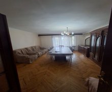 Satılır Köhnə Tikili İnşaatçılar m., Yasamal qəs., Yasamal r.