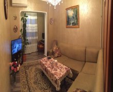 Satılır Köhnə Tikili Azadlıq m., 8-ci mikrorayon, Binəqədi r.