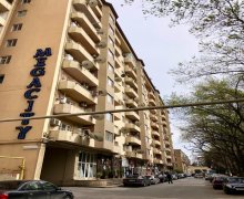 Satılır Yeni Tikili Elmlər akademiyası m., Yasamal r.