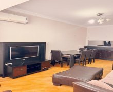 Satılır Köhnə Tikili Memar Əcəmi m., 9-cu mikrorayon, Binəqədi r.