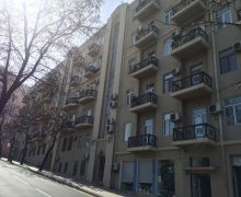 iceri seherde evlerin qiymeti İçərişəhər m., Səbail r.