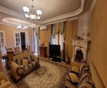 Satılır Köhnə Tikili Elmlər akademiyası m., Yasamal r.