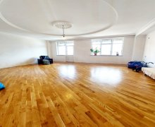 Satılır Yeni Tikili Azadlıq m., 8-ci mikrorayon, Binəqədi r.