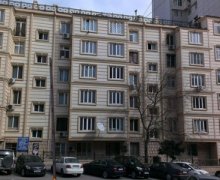 Satılır Köhnə Tikili Elmlər akademiyası m., Yasamal r.