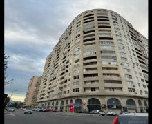 Satılır Yeni Tikili 8-ci mikrorayon, Binəqədi r.