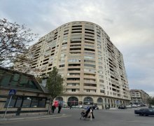 Satılır Yeni Tikili Gənclik m., 8-ci mikrorayon, Binəqədi r.