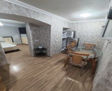 iceri seherde aylıq kiraye evler İçərişəhər m., Səbail r.