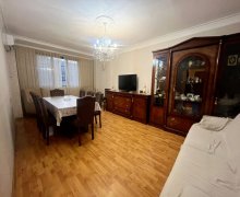 Satılır Köhnə Tikili Elmlər akademiyası m., Yasamal r.