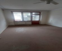 Satılır Köhnə Tikili Azadlıq m., 8-ci mikrorayon, Binəqədi r.