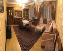 Satılır Köhnə Tikili Azadlıq m., 8-ci mikrorayon, Binəqədi r.