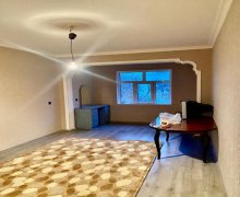 Satılır Köhnə Tikili Memar Əcəmi m., 9-cu mikrorayon, Binəqədi r.