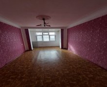 Satılır Köhnə Tikili Qaraçuxur qəs., Suraxanı r. Satılır Köhnə Tikili Qaraçuxur qəs., Suraxanı r.