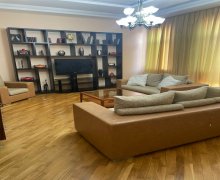 iceri seherde aylıq kiraye evler İçərişəhər m., Səbail r.