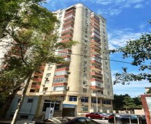 Satılır Yeni Tikili Azadlıq m., 8-ci mikrorayon, Binəqədi r.