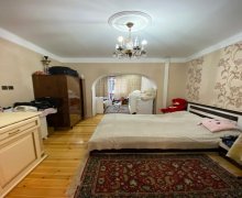 Satılır Köhnə Tikili Elmlər akademiyası m., Yasamal qəs., Yasamal r.