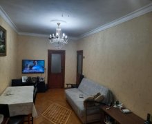 Satılır Köhnə Tikili Memar Əcəmi m., 9-cu mikrorayon, Binəqədi r.