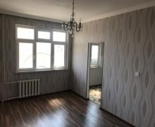 Satılır Köhnə Tikili Azadlıq m., 7-ci mikrorayon, Binəqədi r.