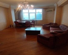 Satılır Yeni Tikili Memar Əcəmi m., 3-cü mikrorayon, Nəsimi r.