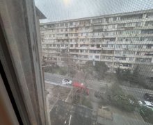 Satılır Köhnə Tikili Gənclik m., 8-ci mikrorayon, Ayna Sultanova heykəli, Binəqədi r.